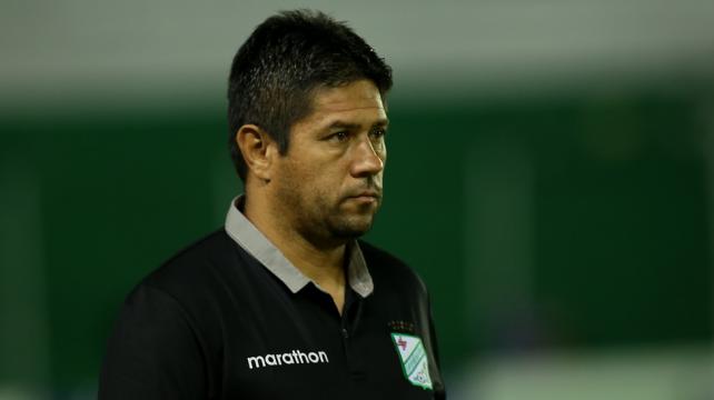 Gutiérrez no terminó contento por el rendimineto de su equipo. Trabajará para evitar el relajo. Foto: Ricardo Montero %image_alt%
