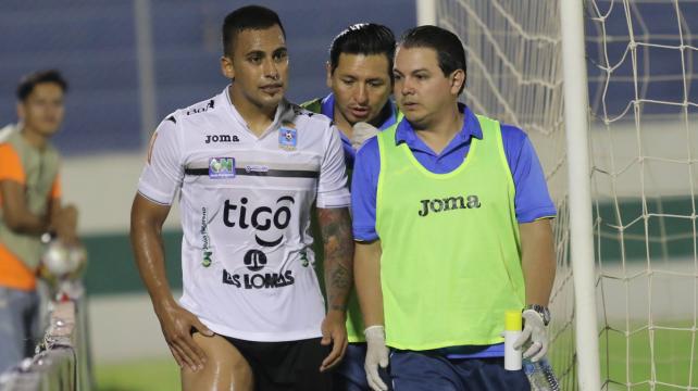 Vidal se lesionó en el duelo ante Sport Boys. Los jugadores trabajan sin un cuerpo médico completo. Foto: DIEZ %image_alt%