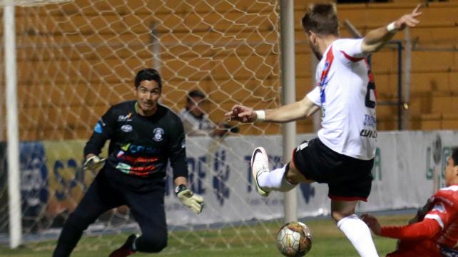 Carlos Arias, arquero de Guabirá. Fue expulsado ante Nacional Potosí. Foto. APG %image_alt%