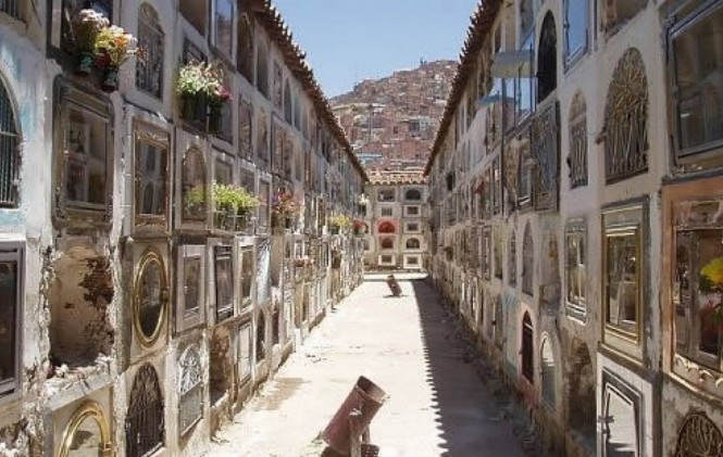 Cementerio General de La Paz está entre los 13 más increíbles del mundo, según revista de EEUU Cementerio General de La Paz está entre los 13 más increíbles del mundo, según revista de EEUU