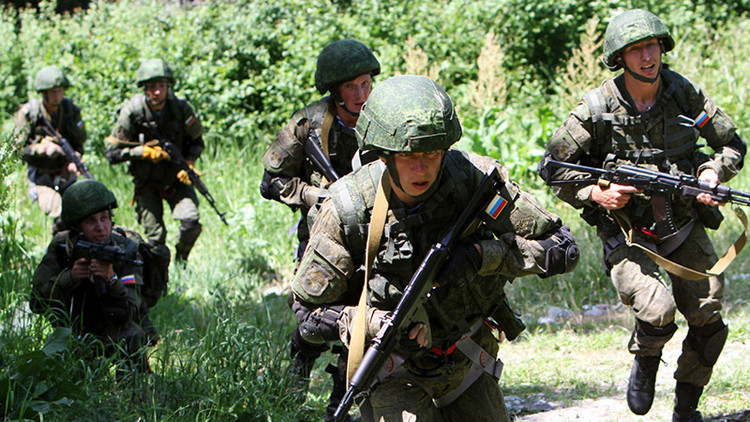 Soldados rusos durante ejercicios militares