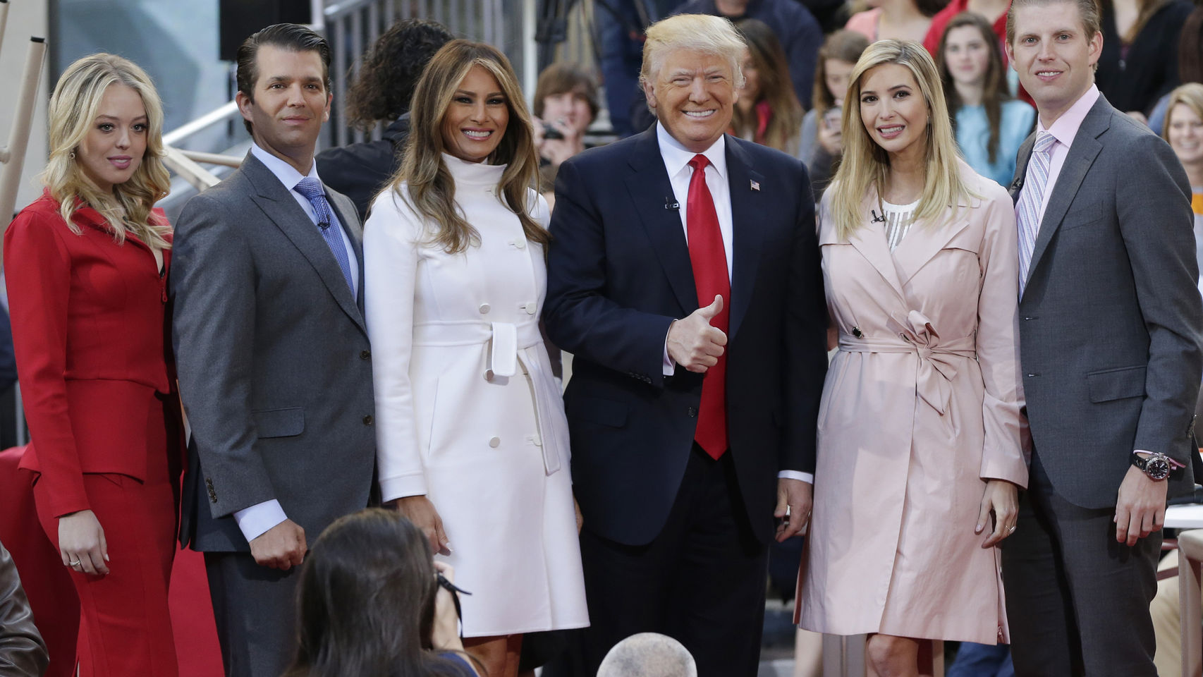De izquierda a derecha, Tiffany, Donald Trump Jr., Melania, Donald Trump, Ivanka EricTrump