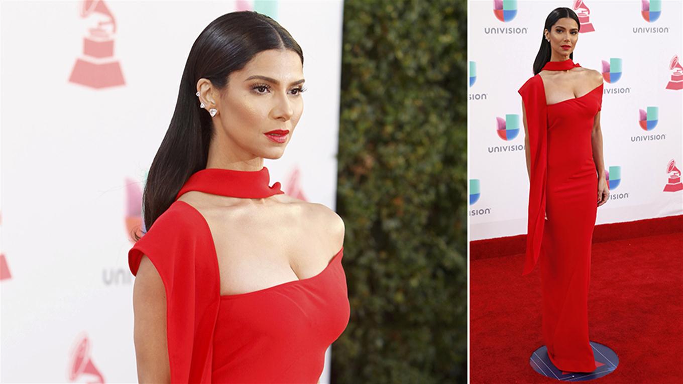La estrella boricua Roselyn Sánchez fue otra de las más elegantes de la noche; luego, como anfitriona de la velada, también consiguió acaparar la atención con sus cambios. Foto: Agencias