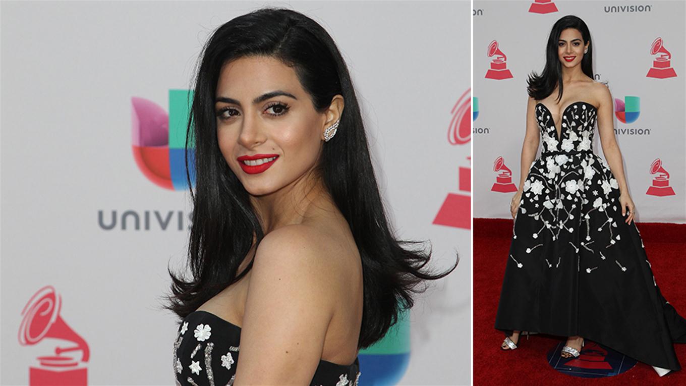 Emeraude Toubia se puso unos años encima con un vestido antiguo que le hizo poca justicia a su belleza. Foto: Agencias