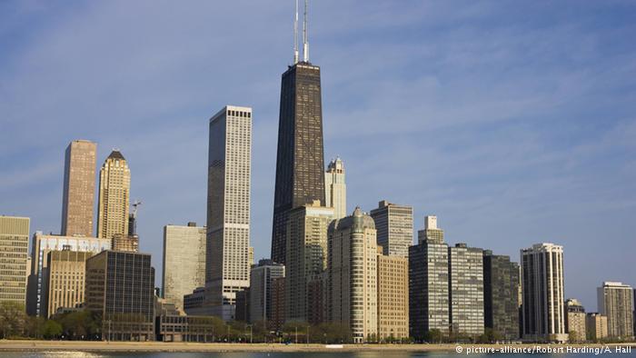 USA Chicago Skyline John Hancock Center (picture-alliance/Robert Harding/A. Hall)