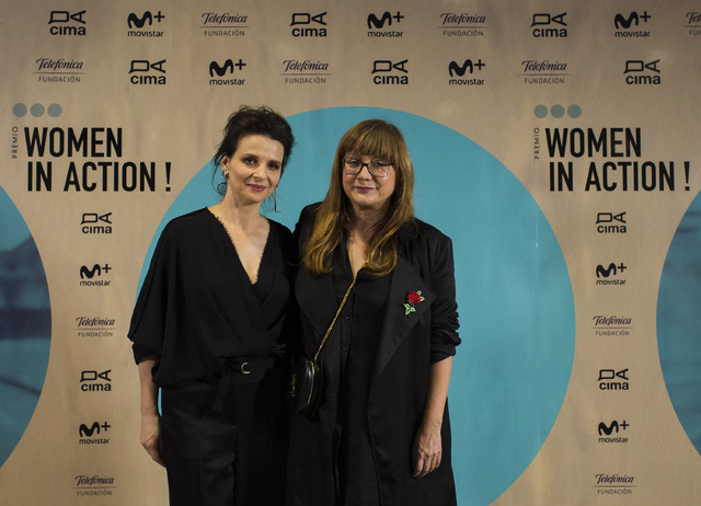Isabel Coixet y Juliette Binoche en el photocall de entrada a la gala Women in action.