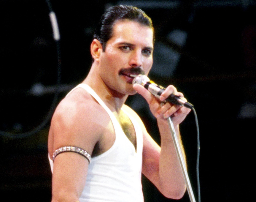 Freddie Mercury, en un concierto de 1985.