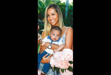 Nicole Pulino con su segundo hijo, Emiliano Saucedo