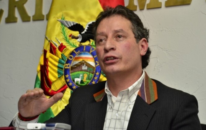 Ministro Navarro dice que el 80% de las minas en el Illimani fueron revertidas y el 20% está inactiva Ministro Navarro dice que el 80% de las minas en el Illimani fueron revertidas y el 20% está inactiva