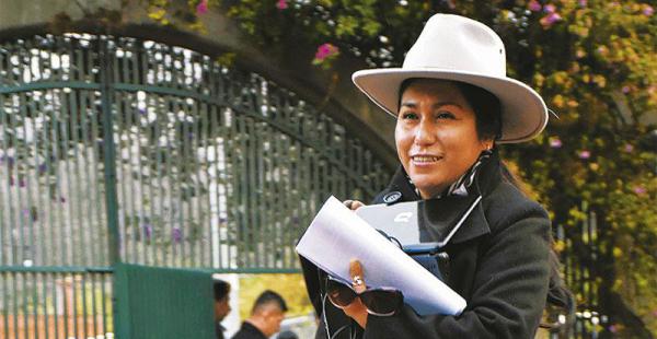 La ministra Marianela Paco inspecciona el Centro Internacional de Convenciones y Cultura, lugar donde será la reunión binacional