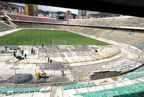 Vista. Una panorámica desde la tribuna sur del estadio Hernando Siles muestra cómo luce el lugar donde se instalará la nueva pista atlética.