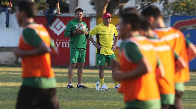 Los refineros optarán por contratar nuevos futbolistas para la próxima temporada. Foto: Rolando Villegas %image_alt%