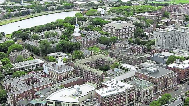 Harvard dejó de ser líder en el mercado de mejores universidades.