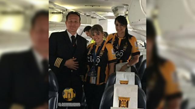 El club atigrado también se transportó en el misma empresa. Foto: El Derribador %image_alt%