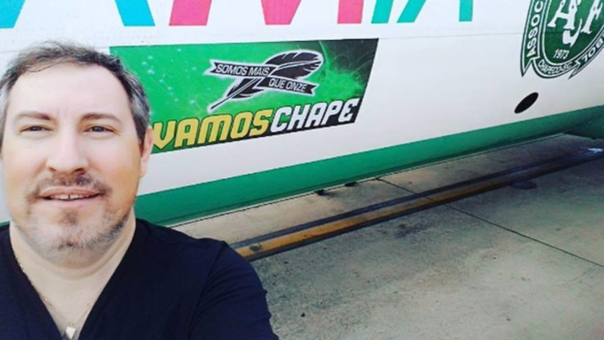 Foto en Instagram del periodista Henzel antes de abordar el avión en Bolivia.