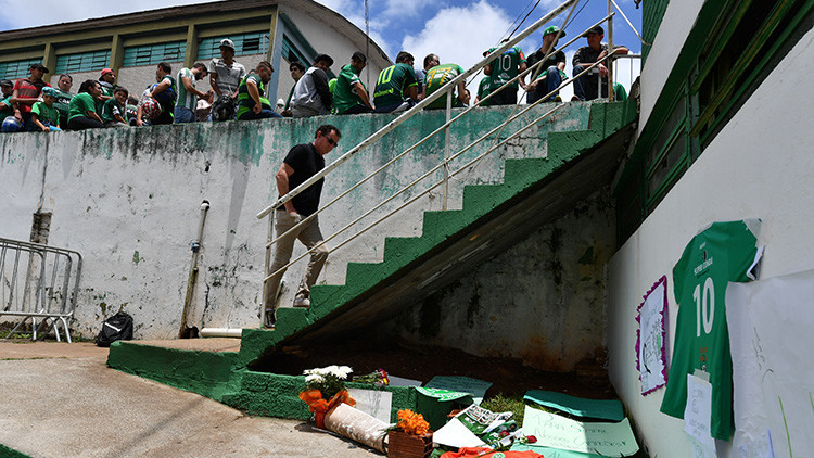 Hinchas del Chapecoense en el estadio Arena Conda.