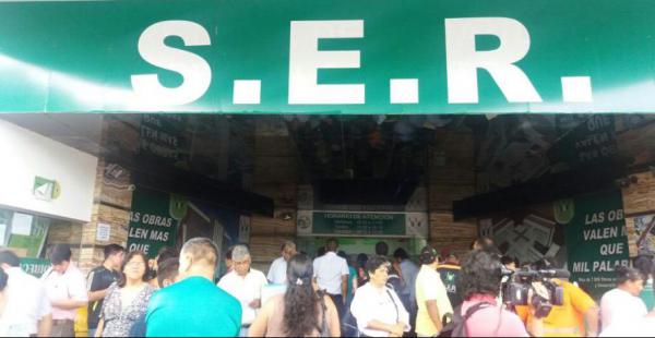 Las filas comienzan a engrosar en las oficinas de SER en la última jornada del perdonazo
