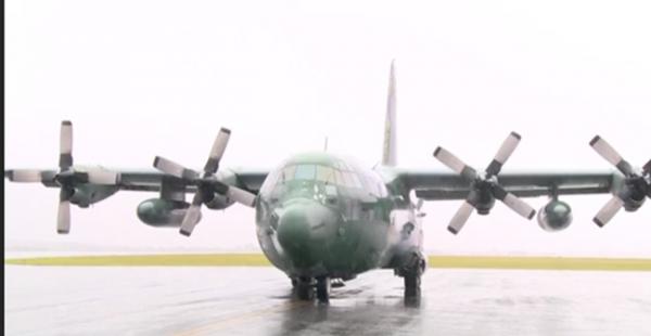 En este avión militar llegaron los primeros féretros a Chapecó