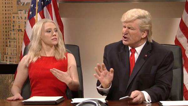 Alec Baldwin vuelve a imitar a Donald Trump en SNL.