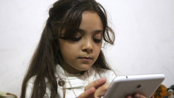 Bana Alabed, la niña siria de 7 años que denuncia la guerra en Siria desde Twitter. AFP