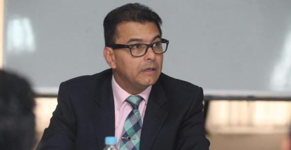 El fiscal colombiano Carlos Taborga es uno de los más interesados en que se aclare el accidente de aviación