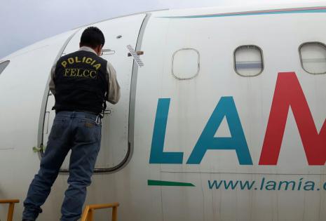 Policía precinta avión de LaMia.