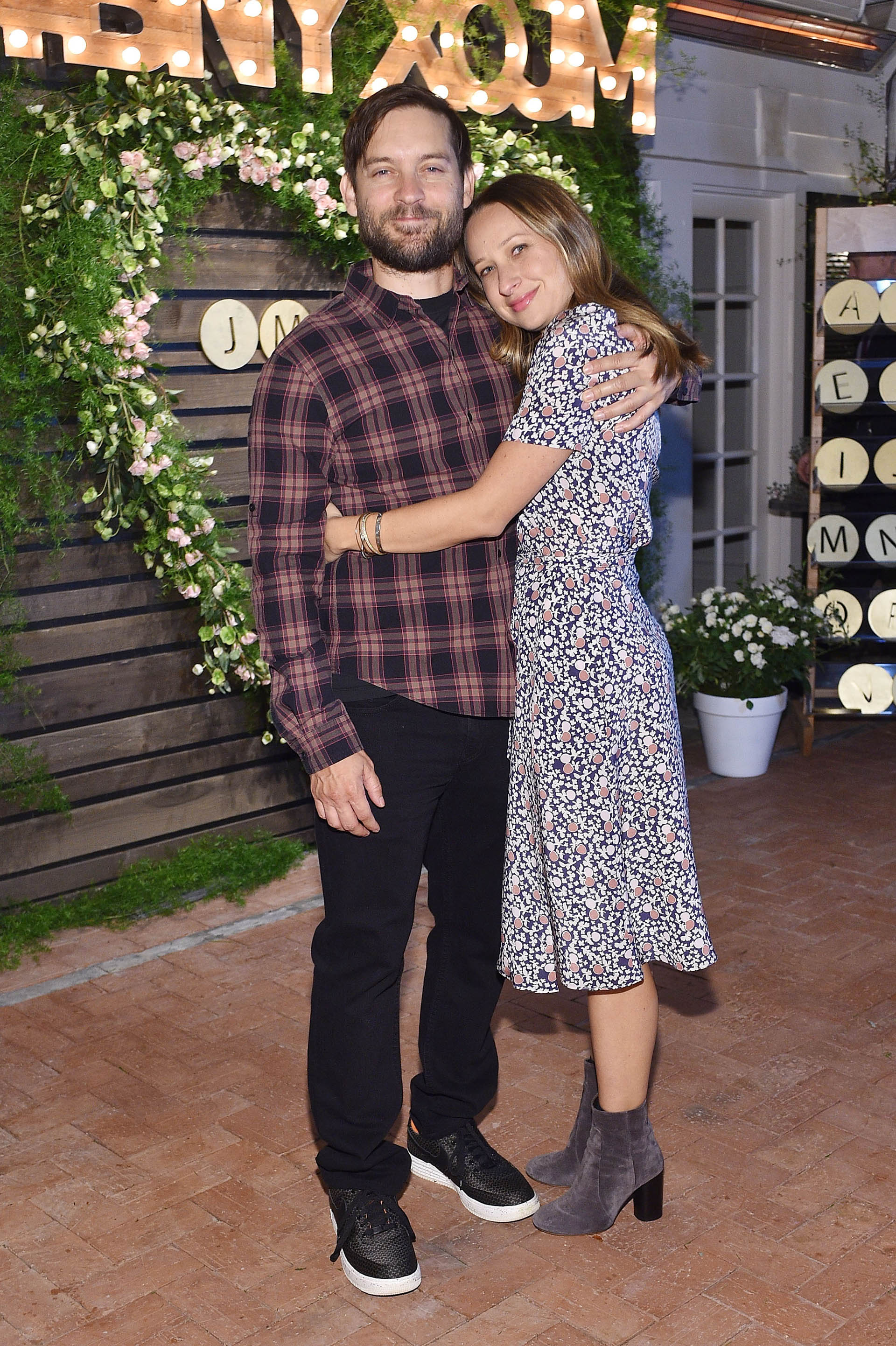 El protagonista de películas como “Spider Man”  Tobey Maguire y Jennifer Meyer se separaron tras nueve años de matrimonio. Tienen dos hijos en común: Ruby, de 9 años, y Otis, de 7.