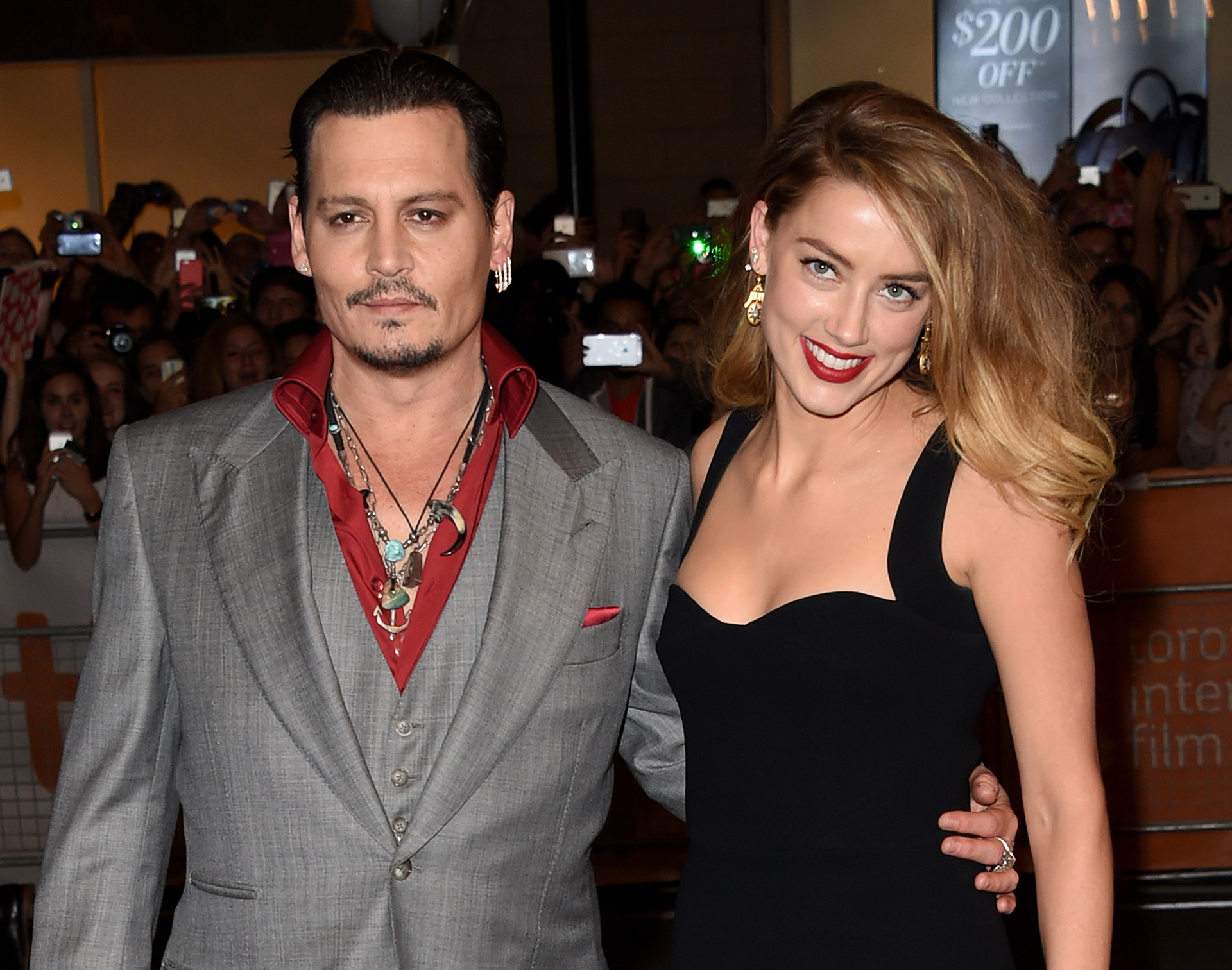 Otra separación explosiva. Amber Heard acusó a Johnny Depp por maltrato y le pidió el divorcios. Dos meses más tarde, la actriz retiró la demanda y recibió USD 8 millones por parte de su ex marido