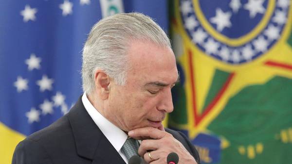 Complicado. El presidente brasileño, Michel Temer, acusado de pedir coimas al gigante de la construcción Odebrecht. /AP