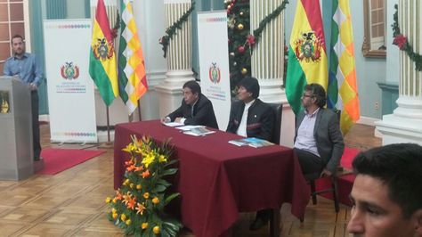 El presidente Evo Morales durante la presentación del libro. Foto: Dennis Luizaga