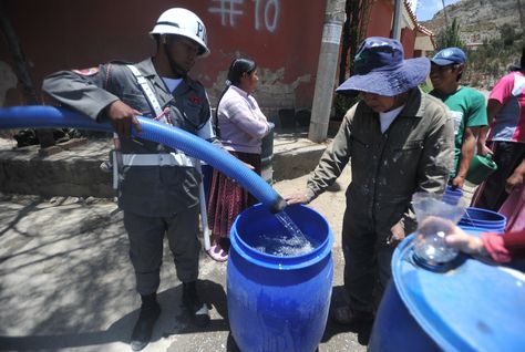 Militares movilizdos para el abastecimiento de agua en La Paz