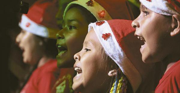 Cientos de niños volverán a deleitar a los asistentes con sus  alegres villancicos y temas navideños. El jueves desde las 19:00