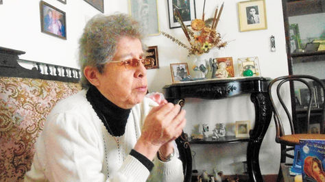 La poetisa e intérprete Matilde Casazola