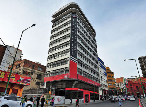 Edificio central de YPFB Corporación, ubicado en la calle Bueno. Foto: Archivo 