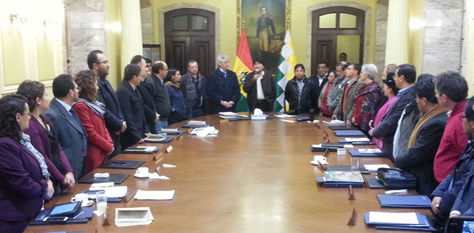 El Gabinete en pleno saludó y aplaudió la visita de Choquehuanca a Chile