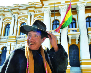 Suspenden por 6 meses y sin salario al diputado Quispe