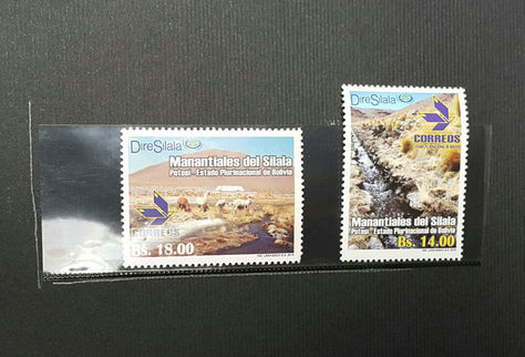 Las estampillas alusivas a los manantiales del Silala. Foto: La Razón