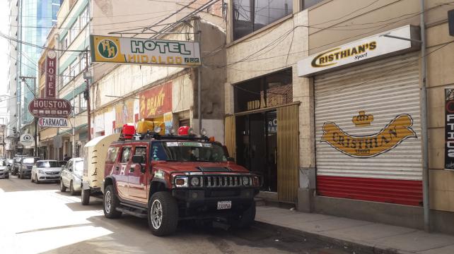Los fanáticos del deporte tuerca llegan a Oruro a observar el paso del Dakar. Foto: Etzhel A. Llanque %image_alt%