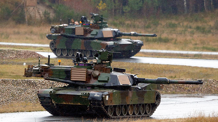 Centenares de tanques de EE.UU. llegan a Europa para desplegarse cerca de las fronteras rusas