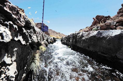 Recurso. El agua del Silala fluye hacia territorio chileno a través de un sistema de canales artificiales. Foto: La Razón 