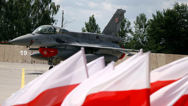 Polonia recibe a soldados de EE.UU. y anuncia la compra de un centenar de cazas usados a Washington