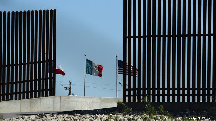 Grenze USA - Mexiko (picture-alliance/dpa/L. W. Smith)