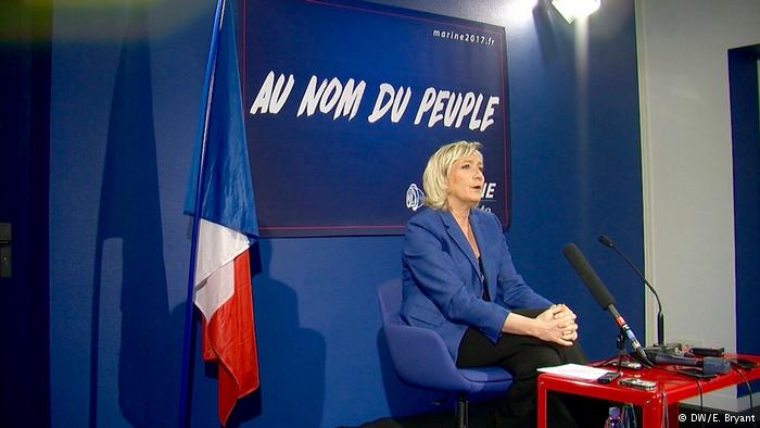 Conferencia de prensa de Marine Le Pen. 