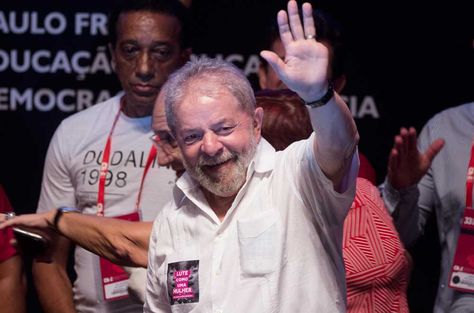 El expresidente de Brasil, Luiz Inácio Lula da Silva, participa del XXXIII Congreso Nacional de la Coordinadora Nacional de Trabajadores de la Educación (CNTE).