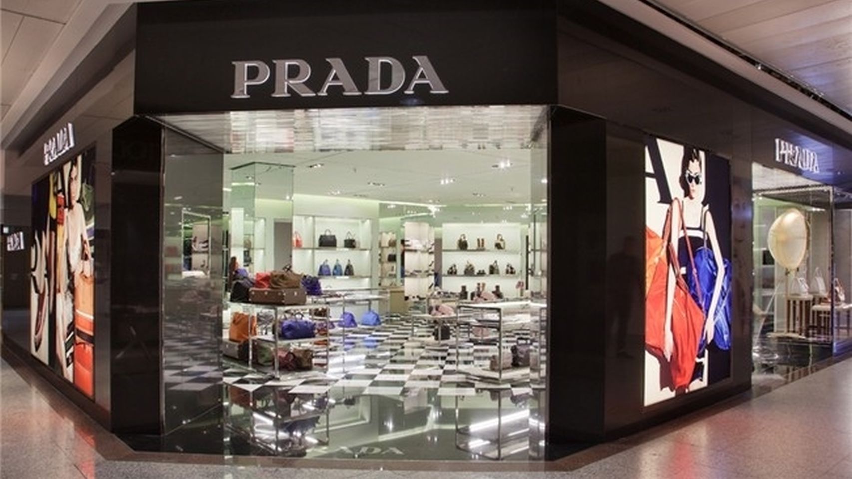 El córner de Prada en El Corte Inglés de la Castellana.