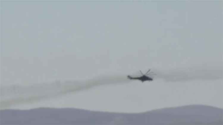 Ataques de helicópteros de producción rusa a baja altura en Siria (VIDEO)