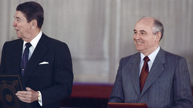 '¡Al diablo con Reagan!': Los mejores chistes soviéticos en los archivos desclasificados de la CIA