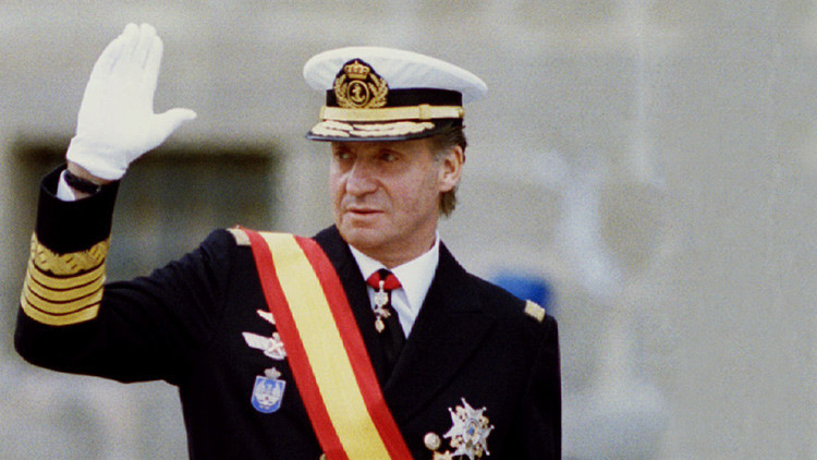 La Inteligencia española sobornó a una 'vedette' para ocultar su romance con el rey Juan Carlos I