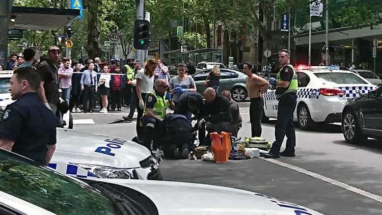 Un coche atropella a varios peatones en pleno centro de Melbourne (fotos)