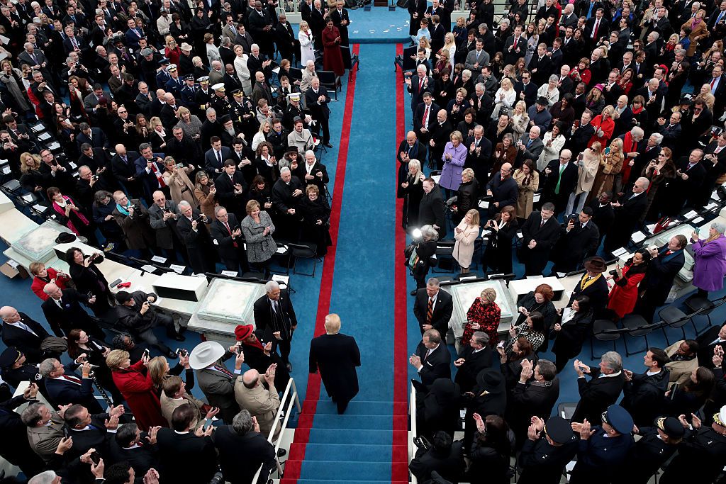 El presidente Donald Trump llega al lado oeste del Capitolio Nacional para su ceremonia de Investidura. (Crédito: Scott Olson/Getty Images)